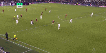 莱奥：我和囧叔经常交流，不仅聊足球，也聊生活中的方方面面（莱奥：我和囧叔交流频繁，谈的不止足球，也聊生活点滴）