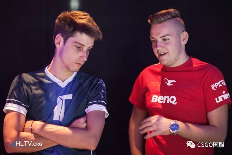 路上的石头：我是那个人的粉丝（ TheShy ），在这两年的合作中我对他非常好。