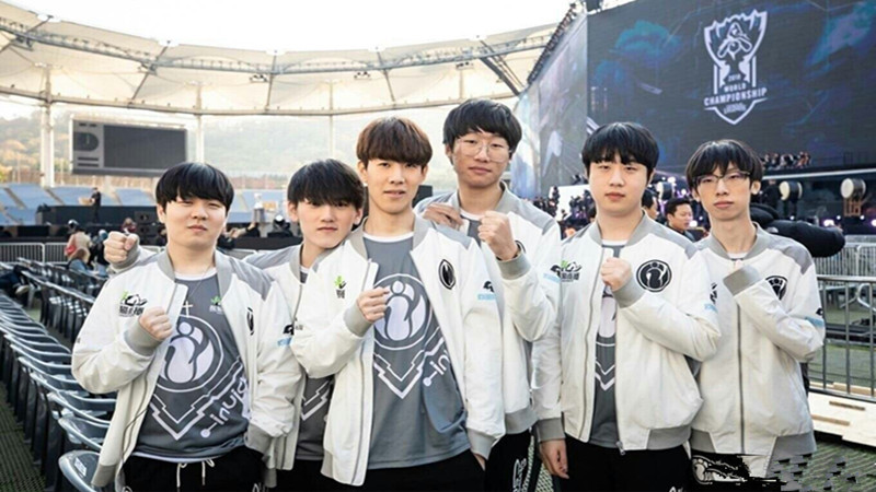 JDG官宣夏季赛大名单：战马教练加入