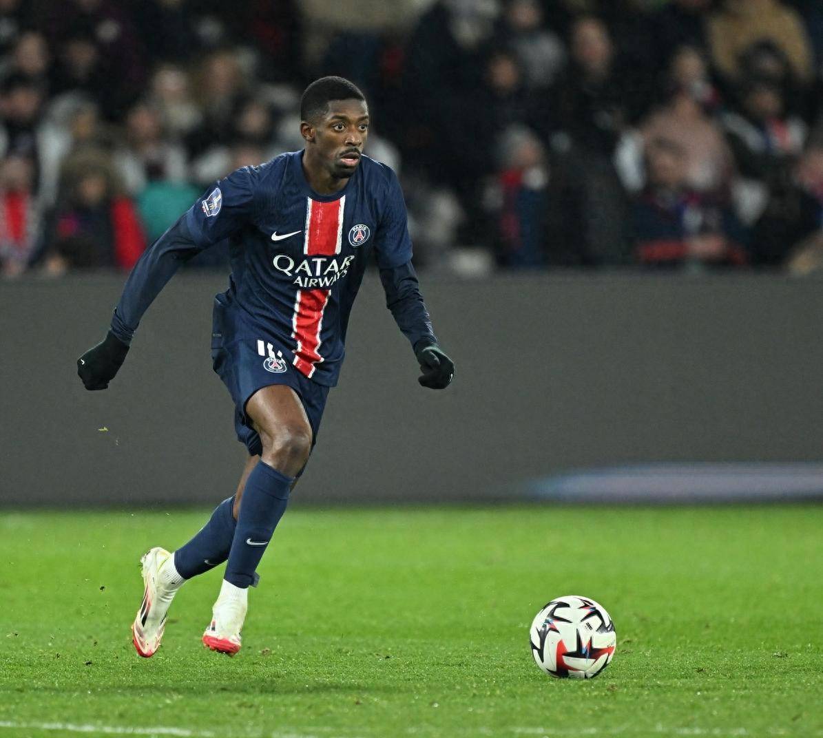 小孩哥！17岁卡尔成为欧冠最年轻连续3场进球球员（17岁小将卡尔欧冠三连场进球，成史上最年轻达成者）