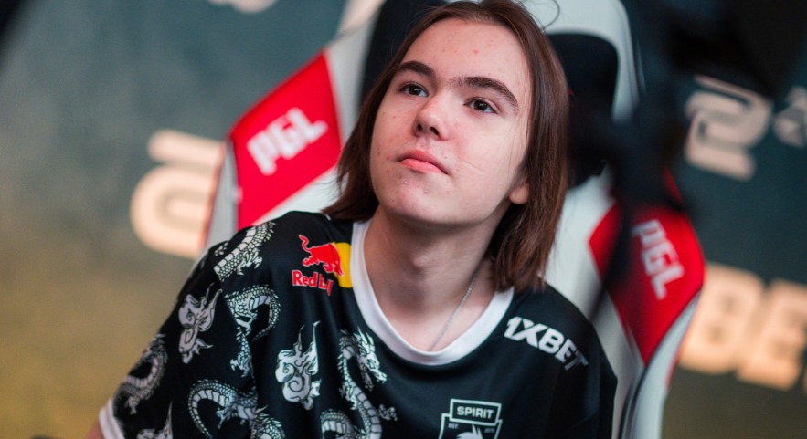 高跟+短裙就是好评！美女选手沫子晒照：再不拍我就老了~~