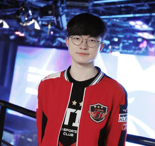 FunPlus Phoenix 和 Top Esports 在 LPL 分裂 2 2025 中取得胜利